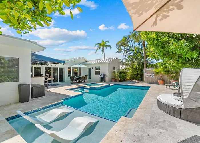 Luma Palms - 3 Master Suites, Heated Pool Spa, Golden Tee, Walk To Beach - By Maven Vacation Rentals