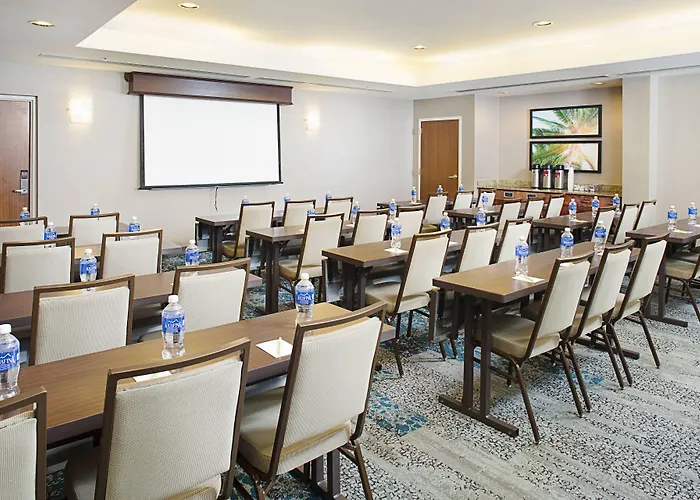 Courtyard By Marriott West Palm Beach Airport